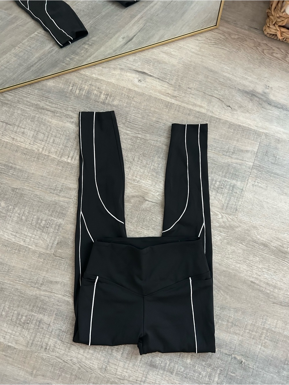 VS PINK Active Contrast Piping Performance Leggings Black White Size XS